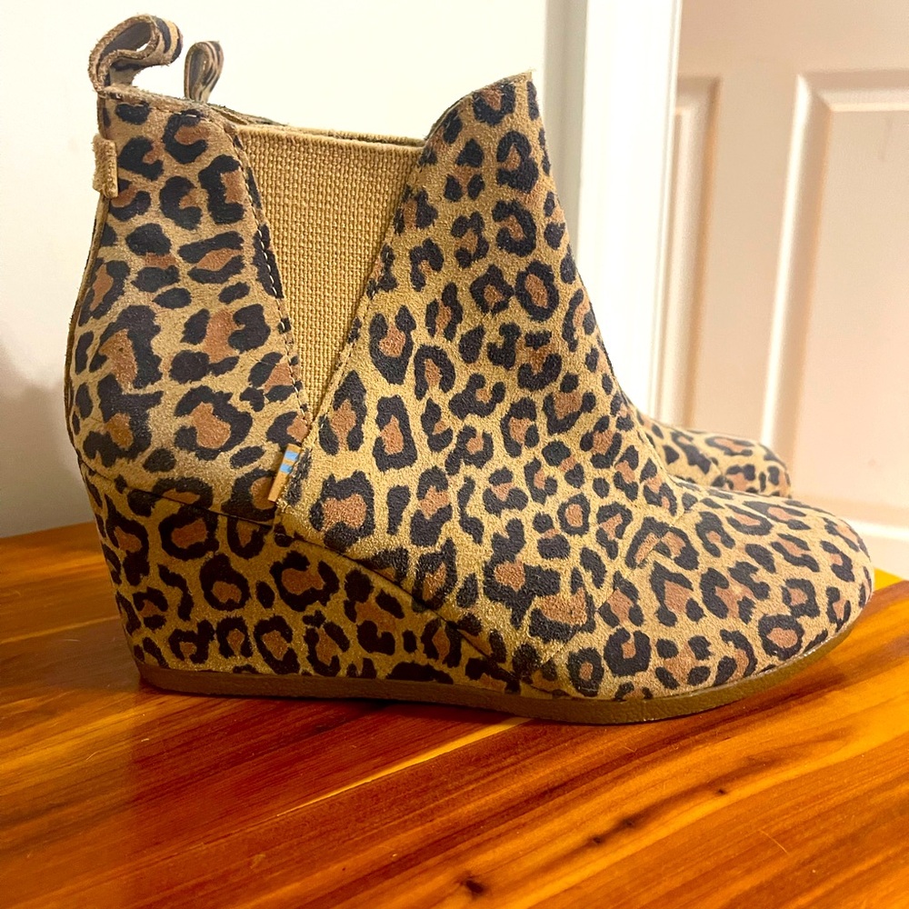 Toms Wedges - size 7